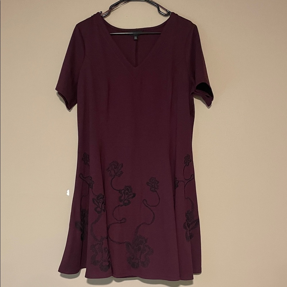 Simply Vera Vera Wang Burgundy Dress with Black Floral Accents